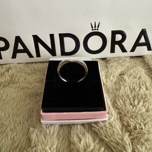 Pandora Elegant Silver Band